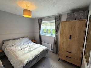 Bedroom- click for photo gallery